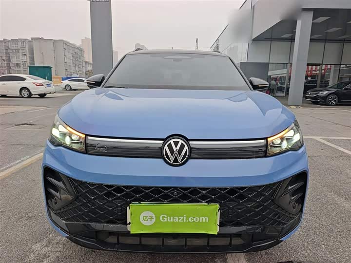 Фото 3 - Volkswagen Tiguan L Pro