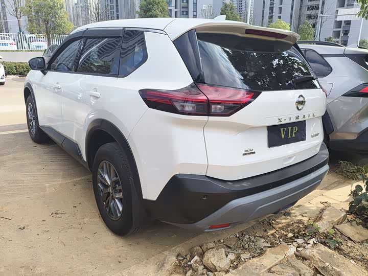 Фото 11 - Nissan X-Trail