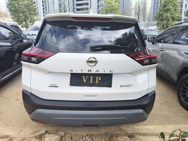 Фото 12 - Nissan X-Trail