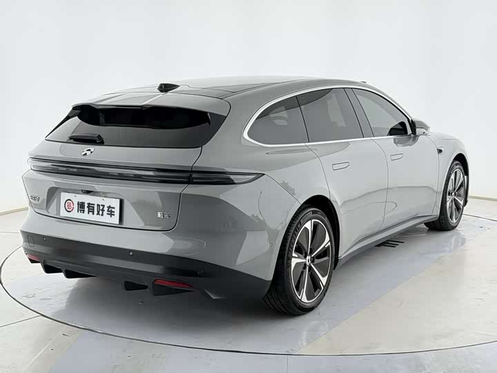 Фото 9 - Nio ET5T