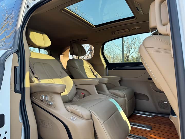 Фото 12 - Buick GL8 ES