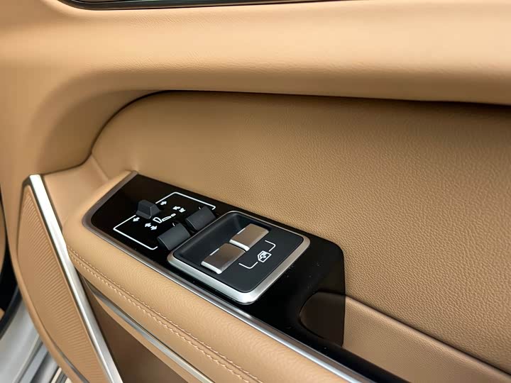 Фото 12 - Jaguar XF L