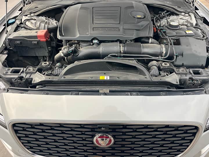 Фото 15 - Jaguar XF L