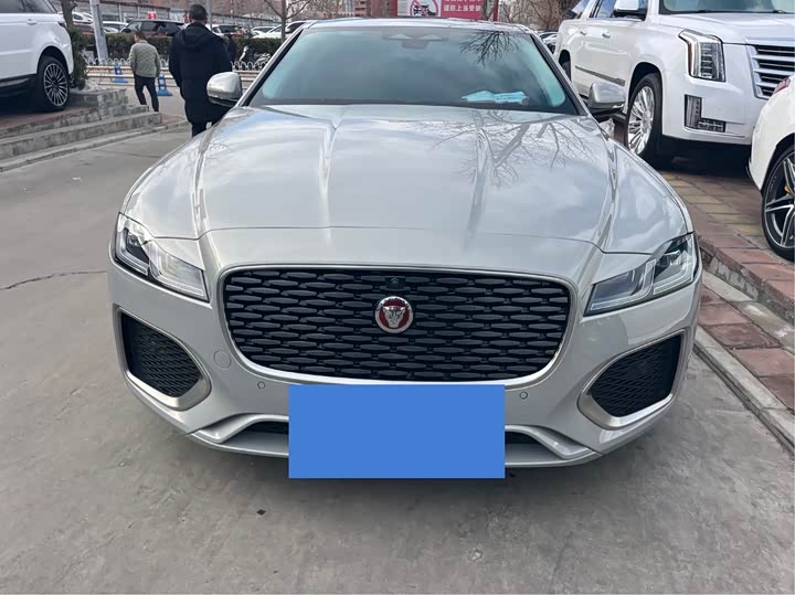Фото 2 - Jaguar XF L