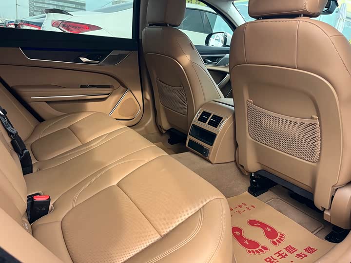 Фото 7 - Jaguar XF L