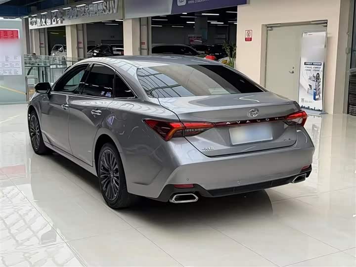 Фото 5 - Toyota Avalon