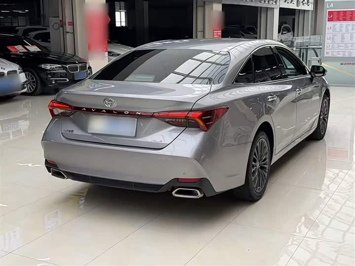 Фото 7 - Toyota Avalon