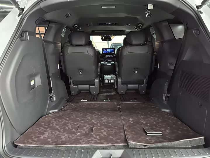 Фото 14 - Toyota Sienna