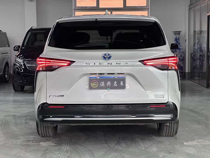 Фото 5 - Toyota Sienna