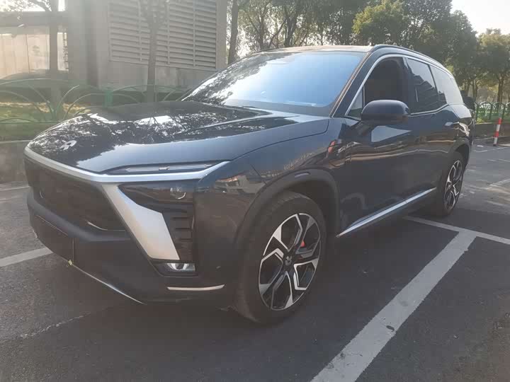 Фото 1 - Nio ES8