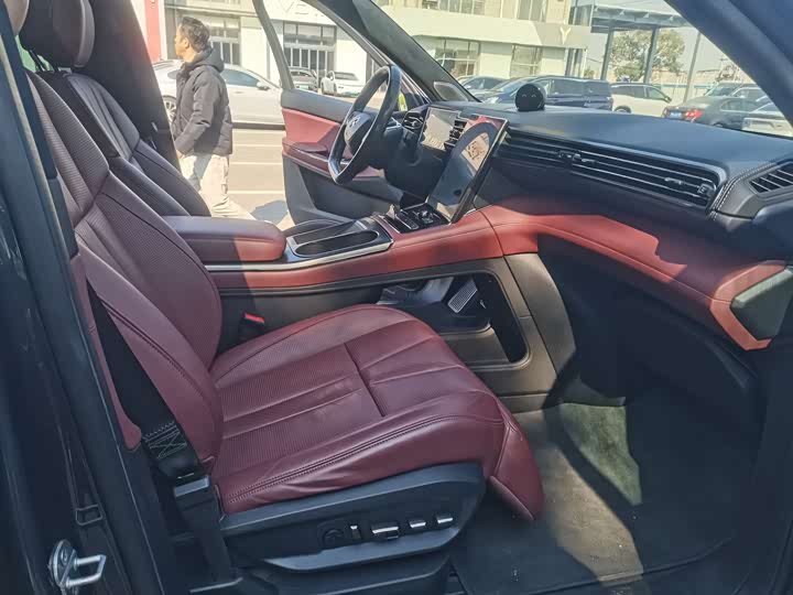 Фото 22 - Nio ES8