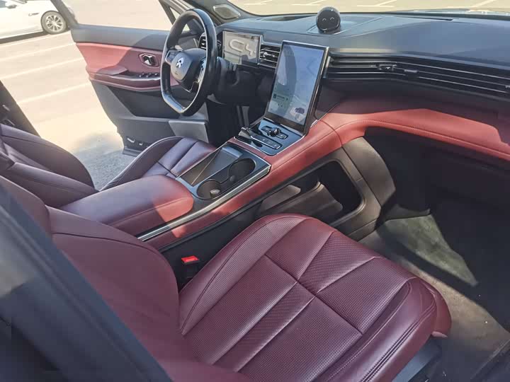 Фото 23 - Nio ES8