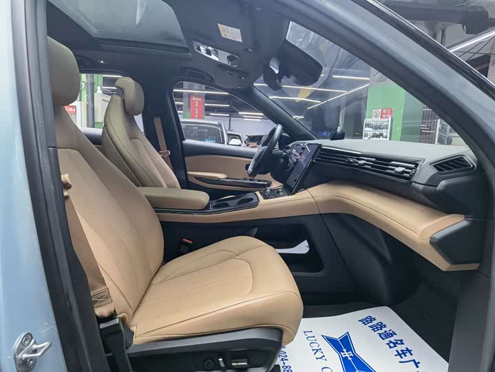 Фото 8 - Nio ES6