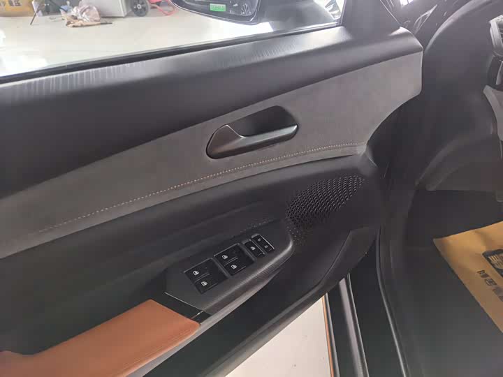 Фото 6 - Changan UNI-V