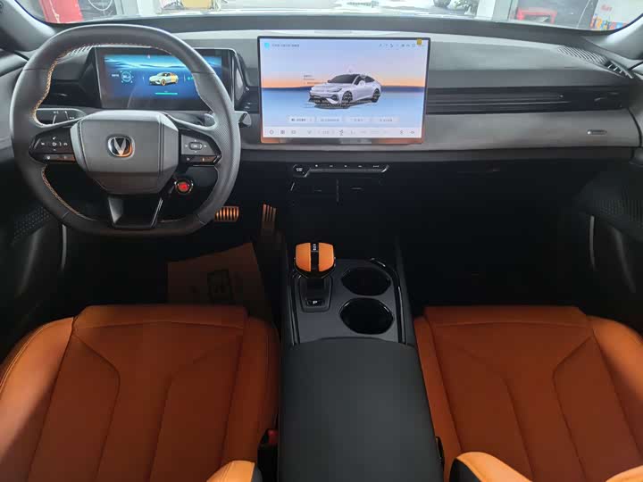 Фото 8 - Changan UNI-V