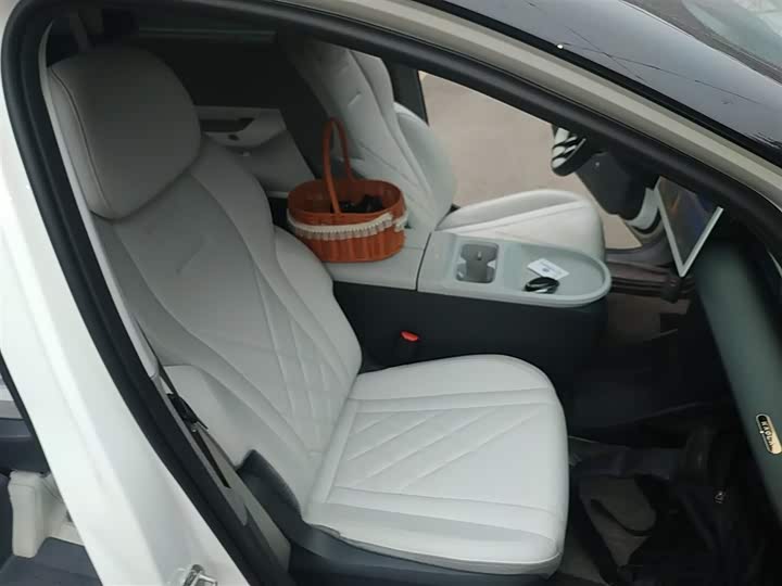 Фото 25 - BAIC Arcfox Kaola