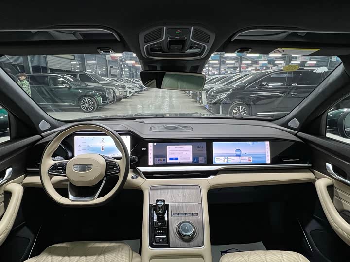 Фото 10 - Geely Monjaro