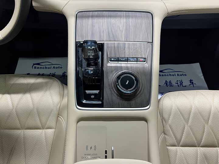 Фото 16 - Geely Monjaro