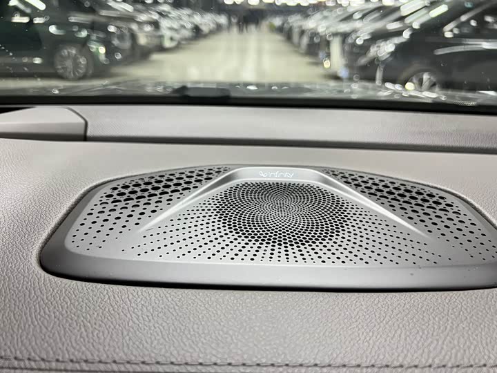 Фото 18 - Geely Monjaro