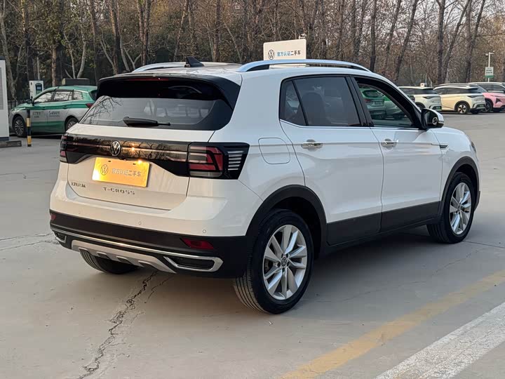 Фото 10 - Volkswagen T-Cross