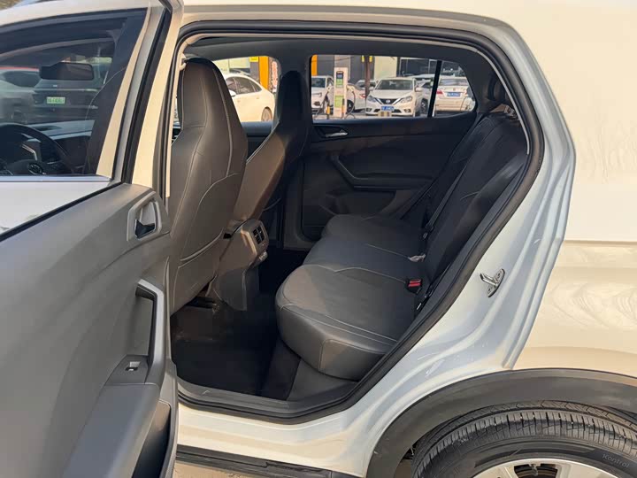 Фото 9 - Volkswagen T-Cross