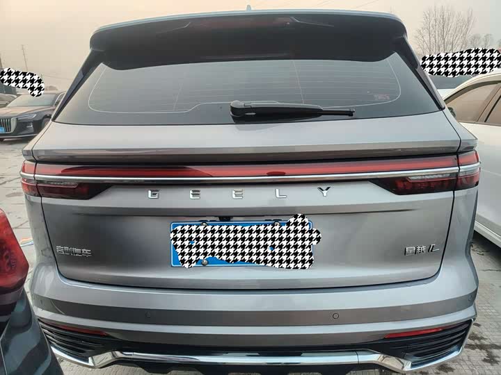 Фото 10 - Geely Monjaro