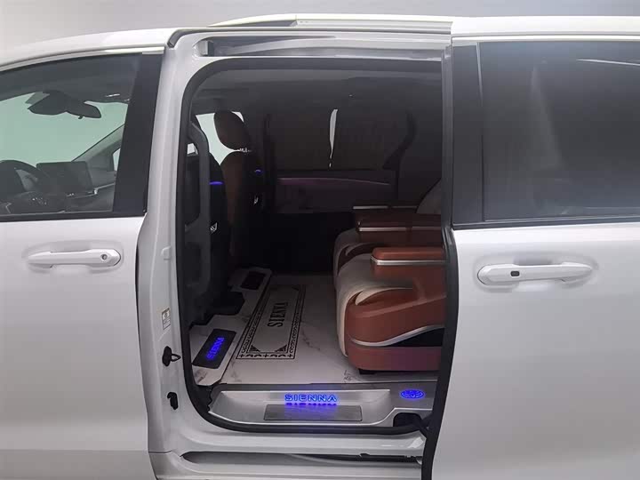 Фото 15 - Toyota Sienna