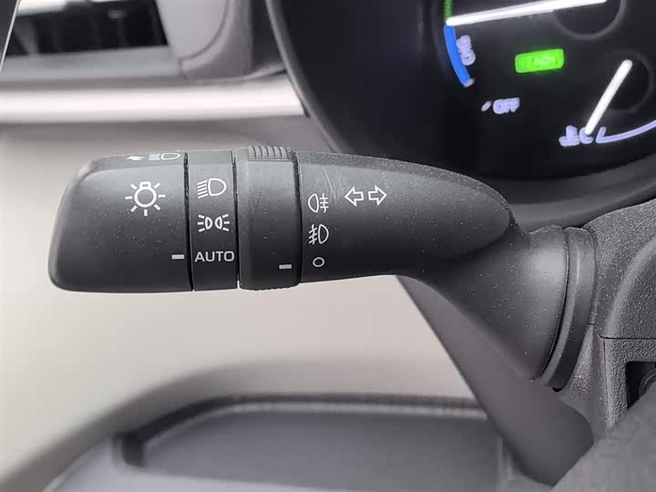 Фото 21 - Toyota Sienna