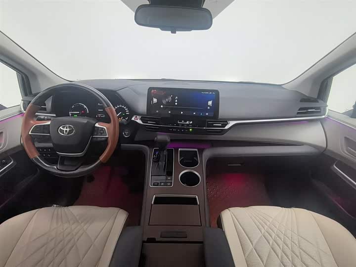 Фото 5 - Toyota Sienna
