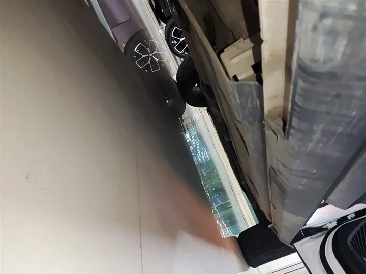 Фото 21 - Geely Coolray