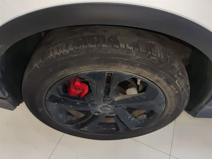 Фото 23 - Geely Coolray