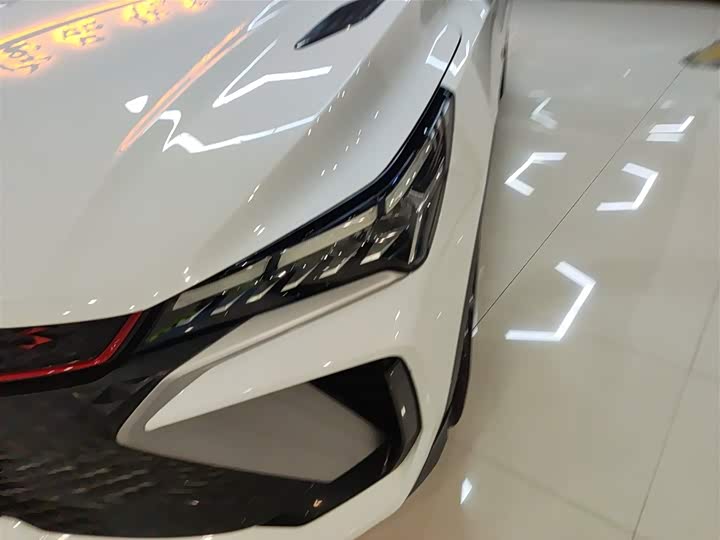 Фото 24 - Geely Coolray