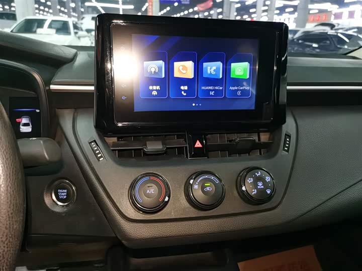 Фото 13 - Toyota Corolla