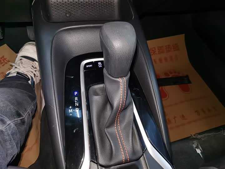 Фото 14 - Toyota Corolla