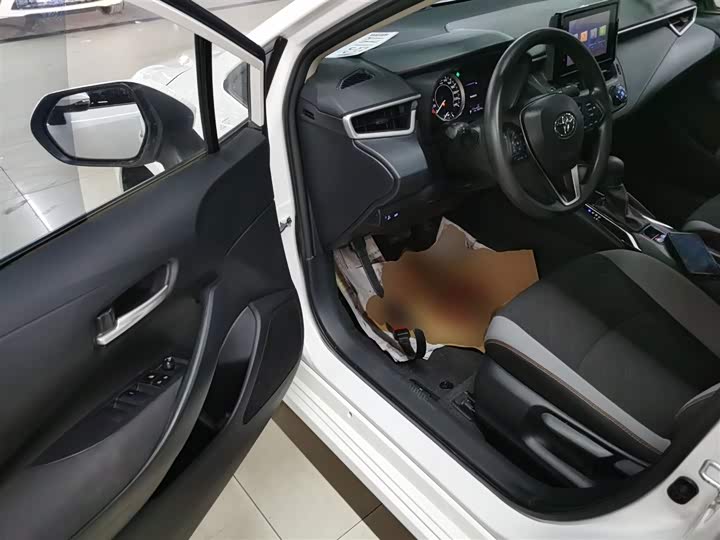 Фото 16 - Toyota Corolla