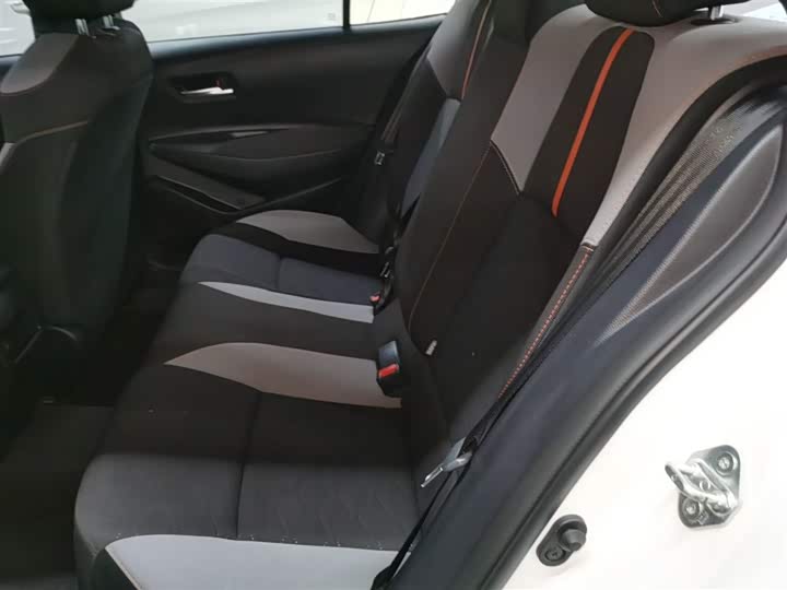 Фото 17 - Toyota Corolla