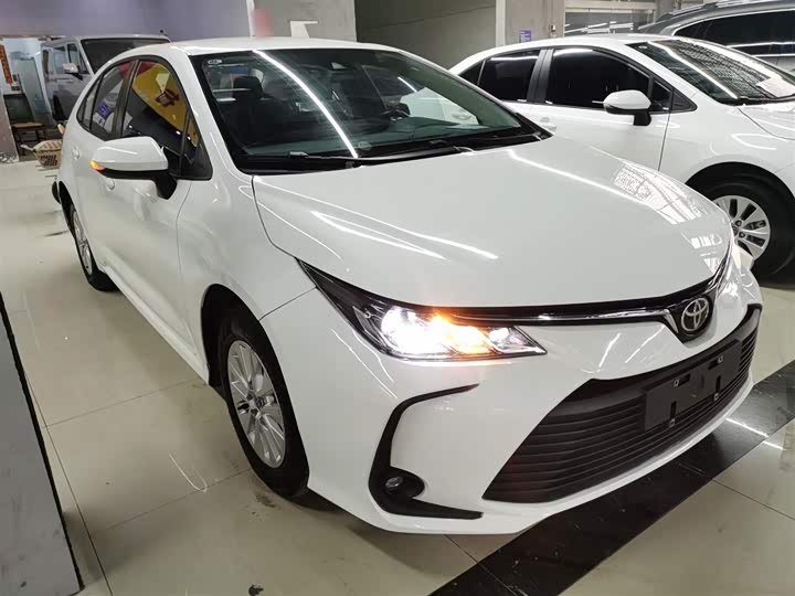 Фото 4 - Toyota Corolla