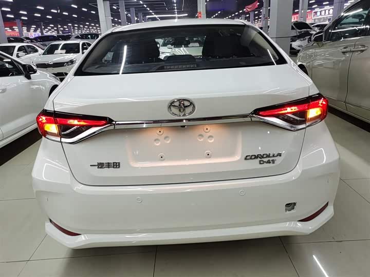 Фото 6 - Toyota Corolla