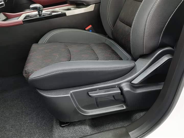 Фото 20 - Jetour X70