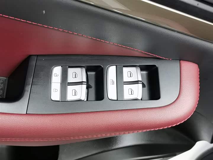 Фото 9 - Jetour X70