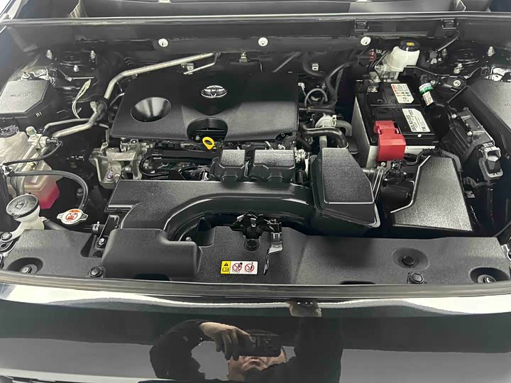 Фото 12 - Toyota RAV4