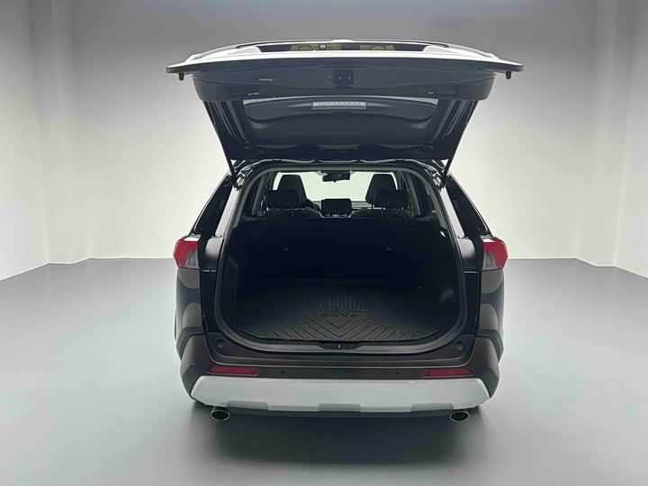 Фото 15 - Toyota RAV4