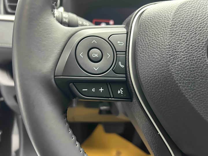 Фото 17 - Toyota RAV4