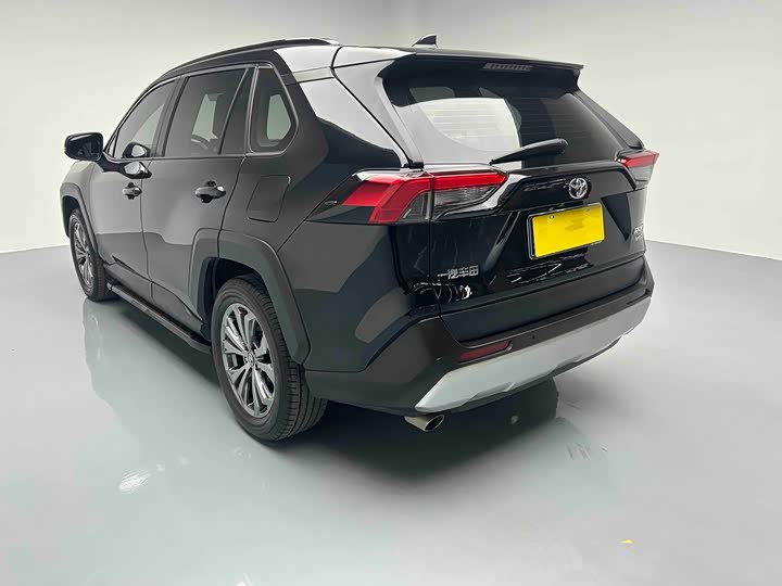 Фото 4 - Toyota RAV4