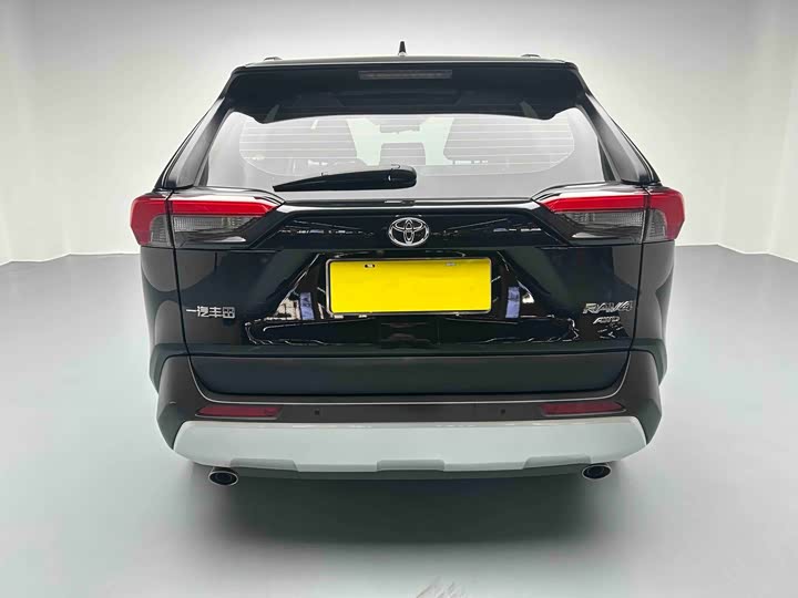 Фото 5 - Toyota RAV4