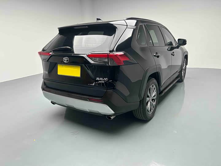 Фото 6 - Toyota RAV4