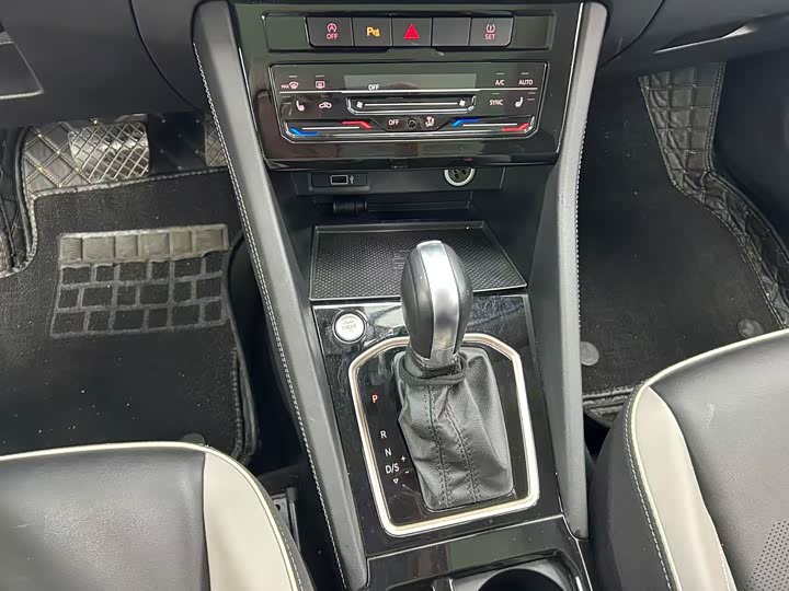 Фото 15 - Jetta VS7