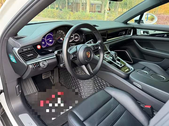 Фото 3 - Porsche Panamera