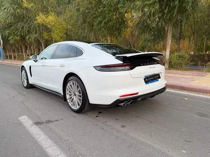 Фото 8 - Porsche Panamera