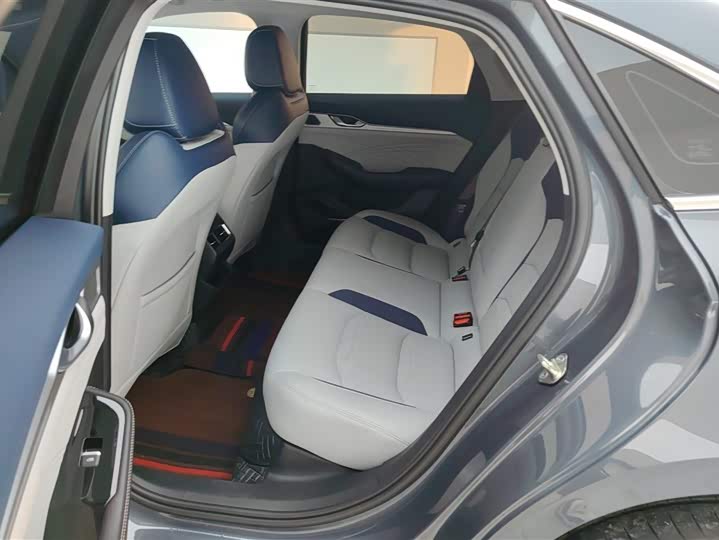 Фото 11 - Geely Preface